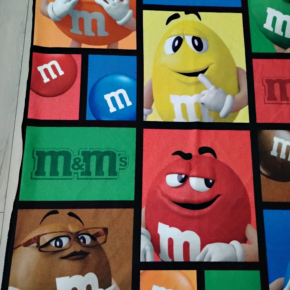 M&M'S Multicolor Character Throw - Picture 3 of 5
